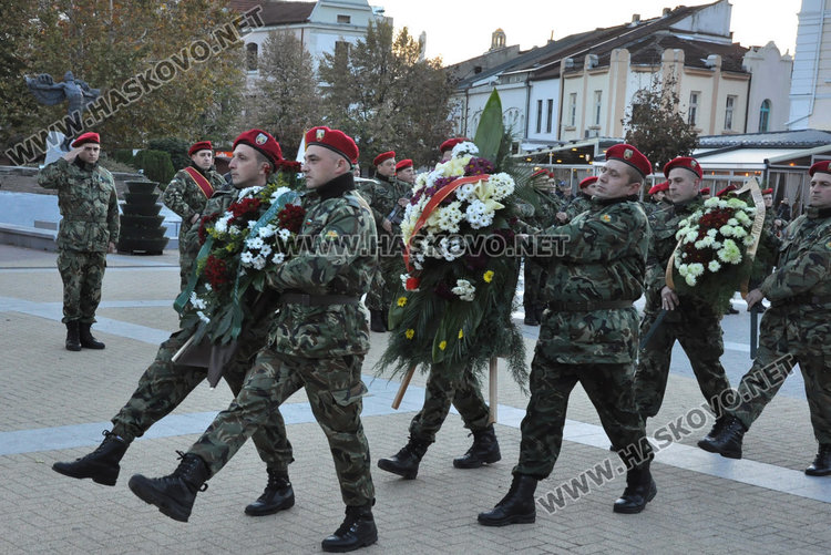 Армията отбеляза празника на сухопътните войски със спектакъл с оръжие