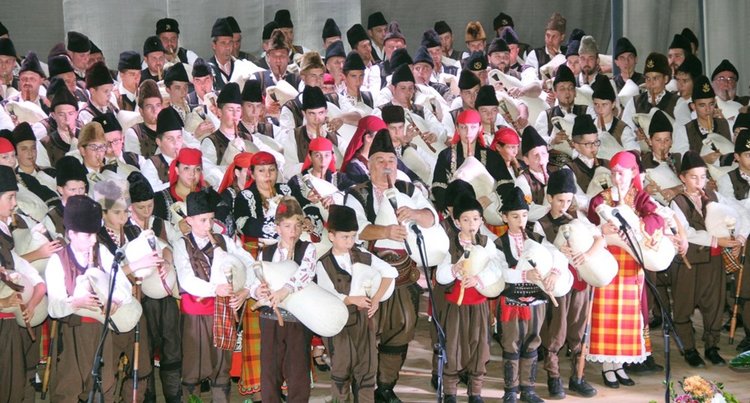 С голям концерт читалище "Христо Ботев" в Смолян почете видни юбиляри