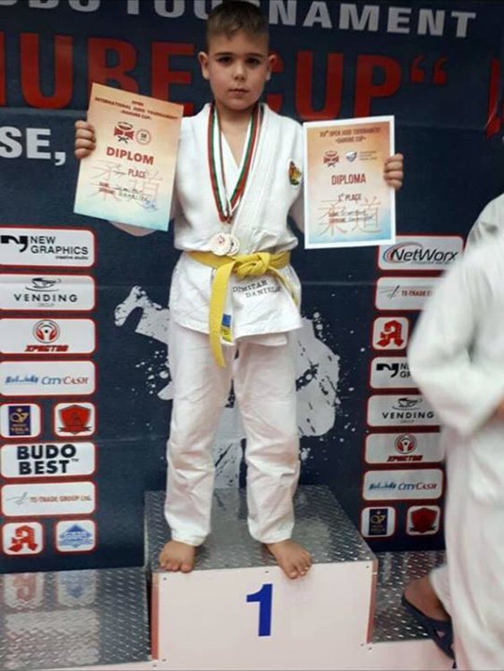 24 медала за джудистите на Хасково от три състезания в Сливен, Русе и Франкфурт