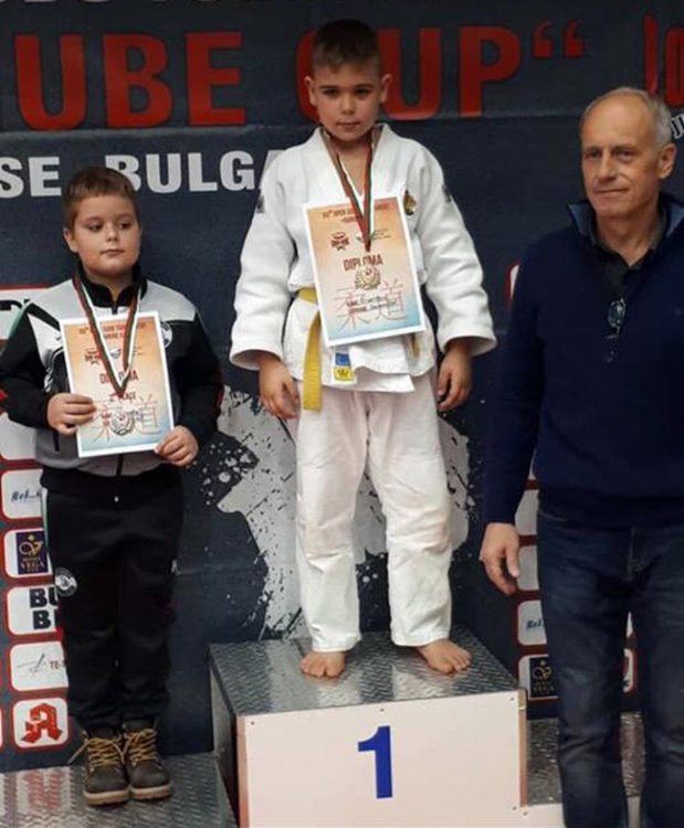 24 медала за джудистите на Хасково от три състезания в Сливен, Русе и Франкфурт
