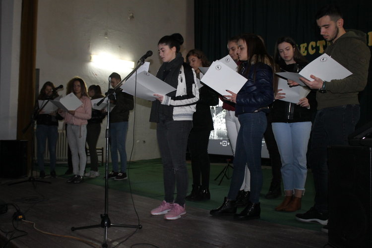 Клуб "Добродетели" в Бенковски с "Холокост-това не се случи в България"