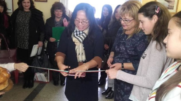 С откриване на Зала на талантите в ОУ „Климент Охридски” стартираха дните, посветени на патронния му празник