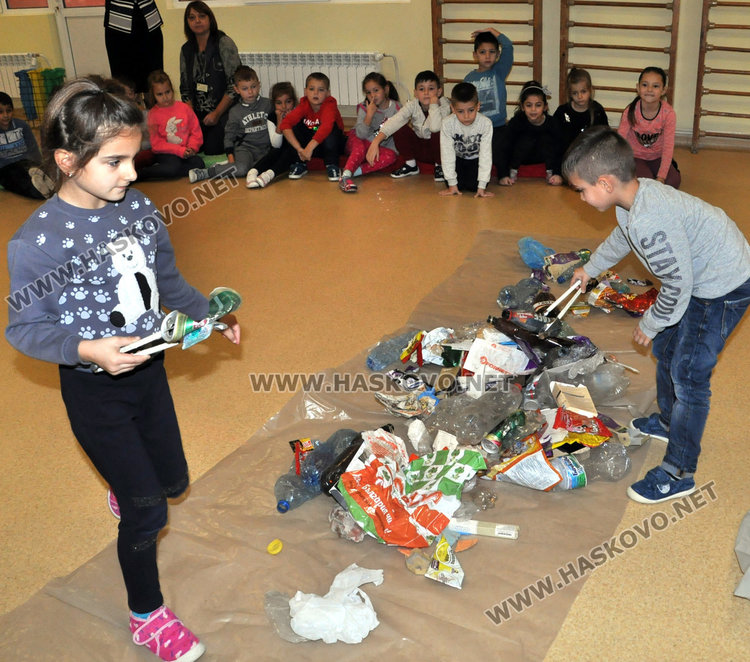 Барон Боклук учи деца от забавачка да събират разделно отпадъци