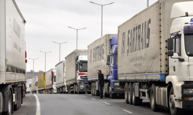 Два нови перона облекчават опашките тирове на "Капитан Андреево"