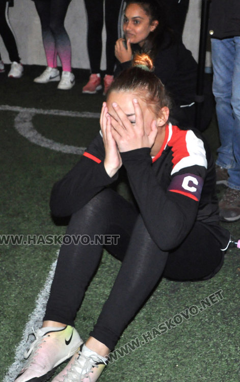 Футболистките на ПМГ в Димитровград шампионки в ученически турнир