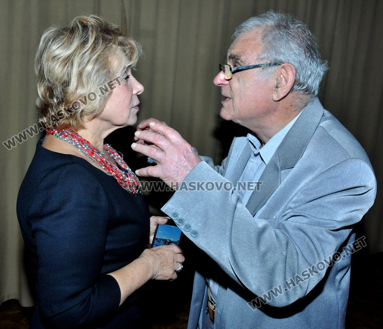 Вдигнаха 27 златни сватби в Харманли в един ден