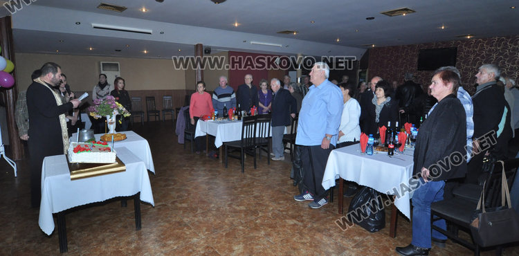 Вдигнаха 27 златни сватби в Харманли в един ден