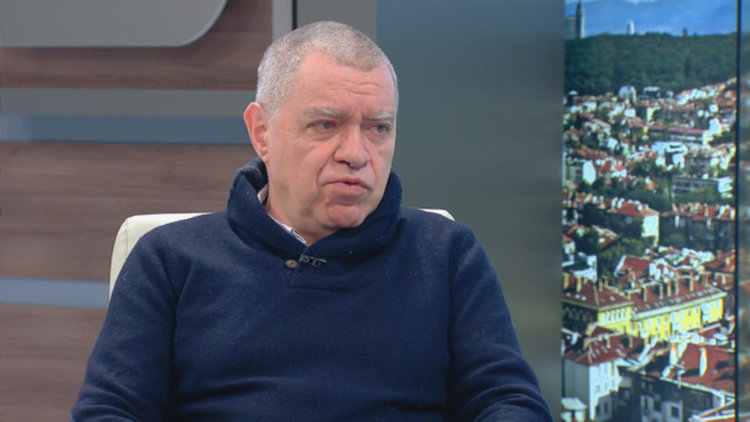 Проф. Константинов: Троен е натиска към правителството, но то остава