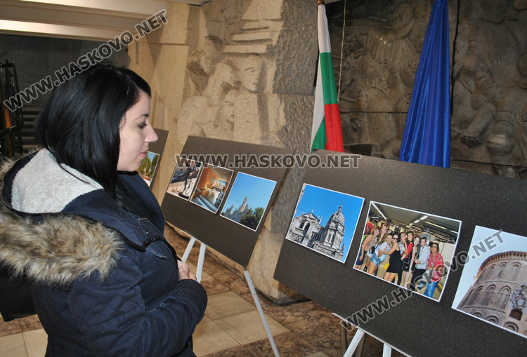 Представиха испанската култура в информационен ден, 300 000 българи емигрирали там