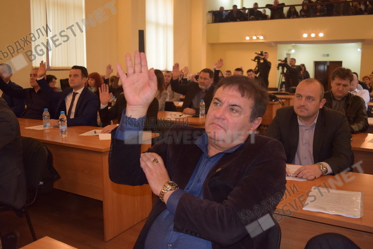 Милко Багдасаров подкрепи кмета за цесия за сметосъбирането, опозицията гласува против