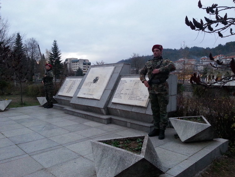 Златоград чества 106 години свобода, тържествено наградиха отличниците на града