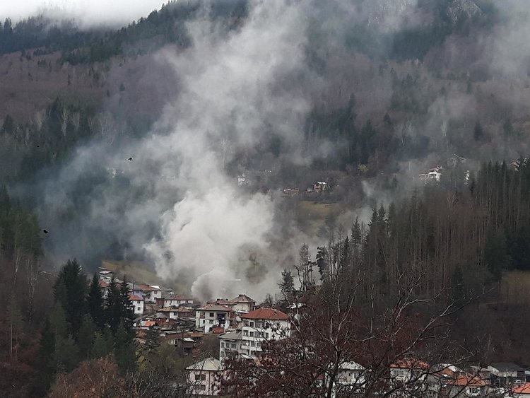 снимката е от социалната мрежа, публикувана от притеснени граждани
