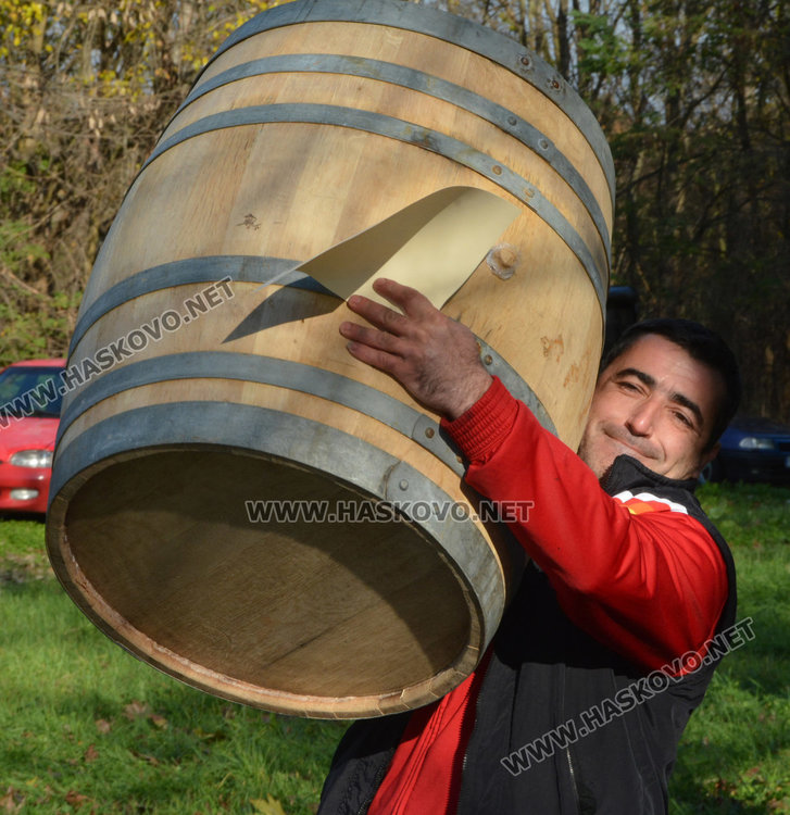 Стоил Стоилов сам отнесе наградата си 