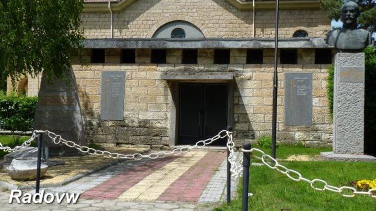 Отпускат пари за ремонт и изграждане на военни паметници в Момчилград и Крумовград