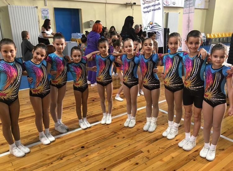 10 златни медала за малките звезди на аеробиката в Хасково
