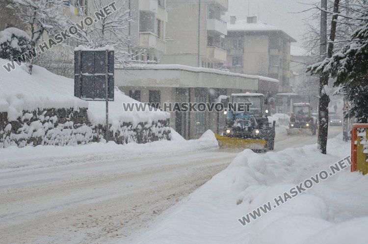 Общината: Готови сме за снега, глоби за неправилно паркирани коли