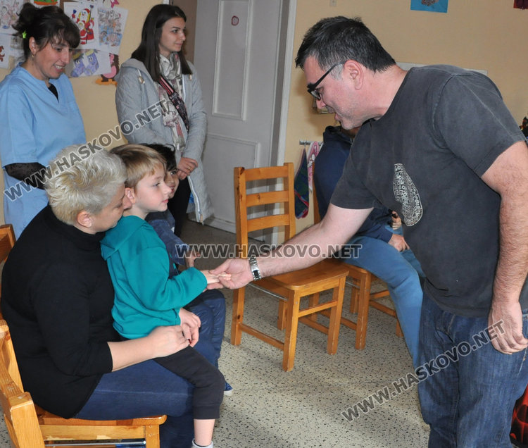 Ритъм терапия усмихна децата в Дом „Марина“