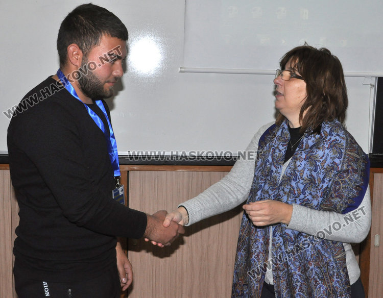 12 гимназисти от Хасково са младши посланици на ЕП