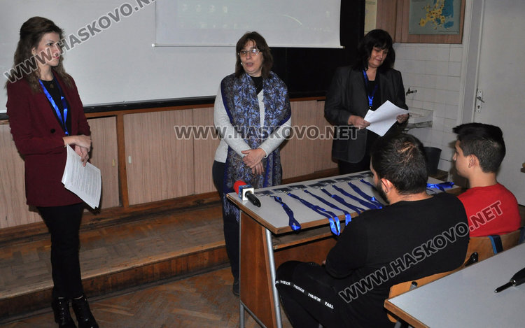 12 гимназисти от Хасково са младши посланици на ЕП