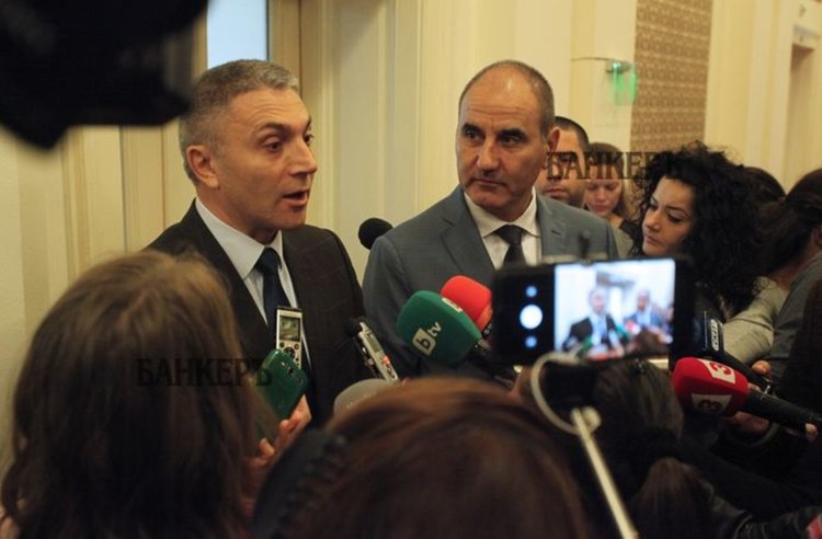 Повече пари за вероизповеданията, по 10 лева на мирянин 