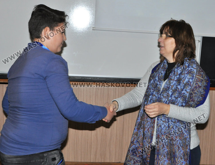 12 гимназисти от Хасково са младши посланици на ЕП