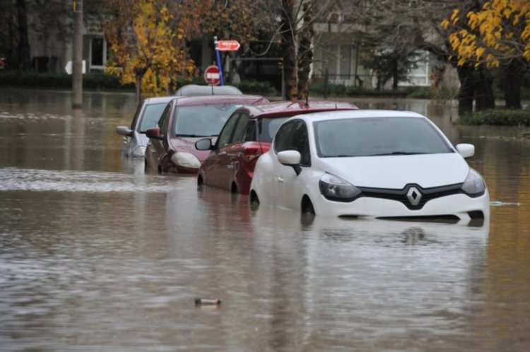 Одрин е под вода!