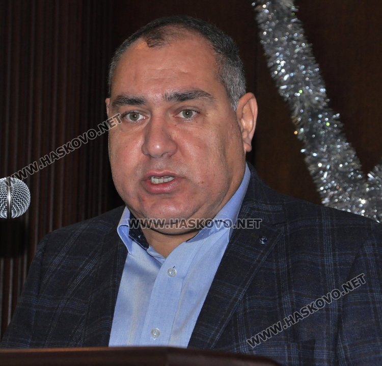 50 медицински сестри и акушерки с дипломи с общ успех 5.17