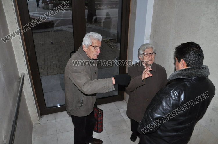 Двамата съпрузи не бяха допуснати на заседанието на ОбС тази сутрин