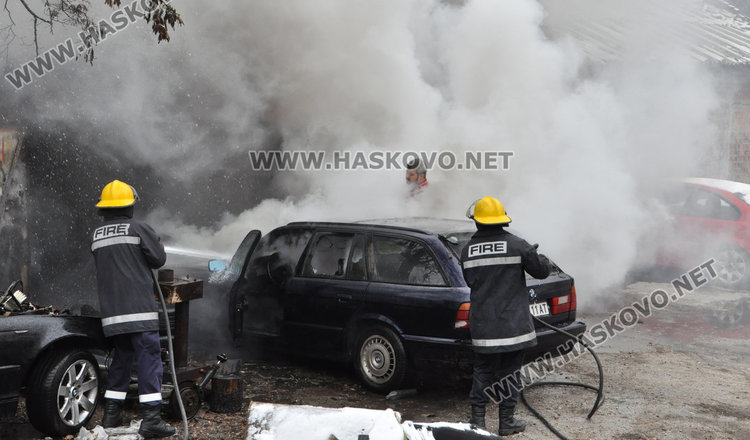 Монтьор обгоря при пожар в автосервиз, изгоря и БМВ