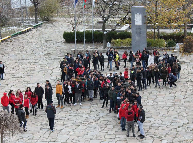 150 ученици от Царската гимназия в кампанията срещу СПИН