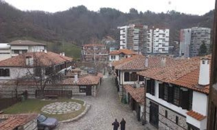 Благоустрояването на уличната мрежа в Златоград продължава