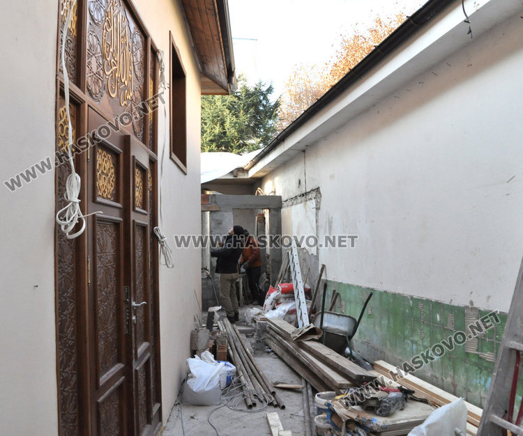 Ремонтират минарето на „Ески джамия”, отварят я до месец