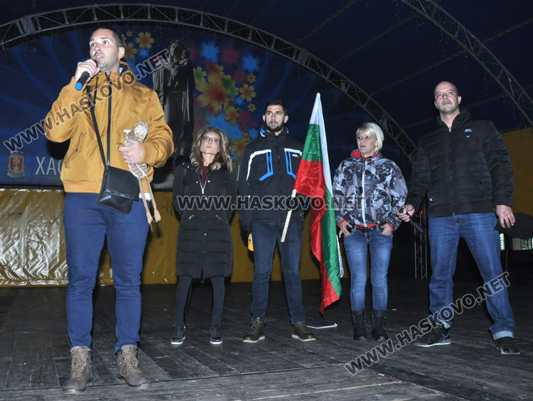 Протестиращите блокираха улици в Хасково, готвят петиция до парламента