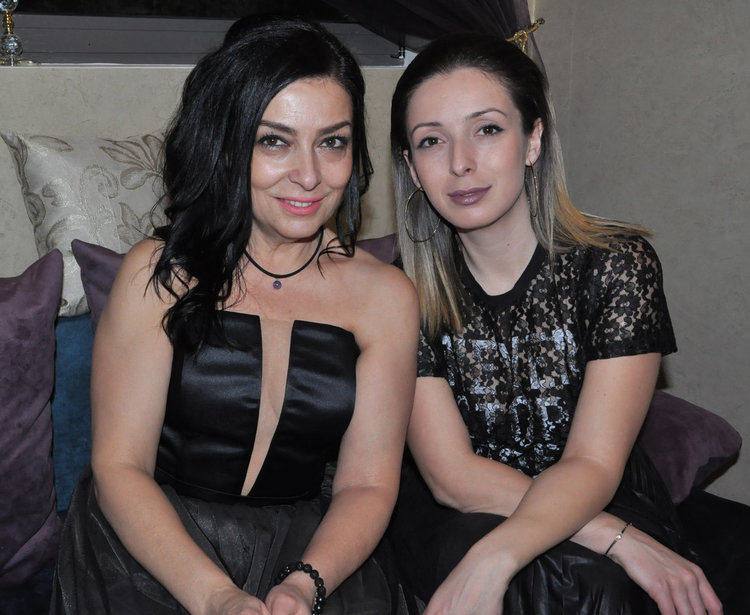 Откриха първия дизайнерски магазин AVORA в Хасково