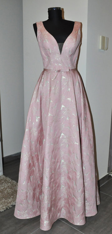 Откриха първия дизайнерски магазин AVORA в Хасково