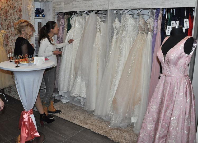 Откриха първия дизайнерски магазин AVORA в Хасково