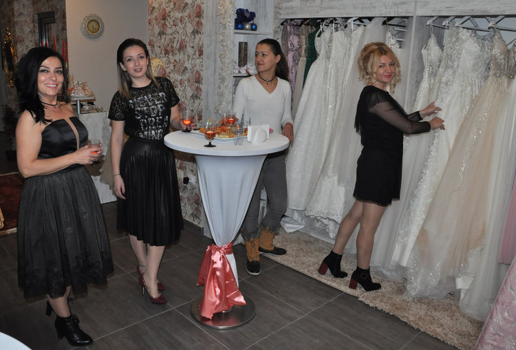 Откриха първия дизайнерски магазин AVORA в Хасково