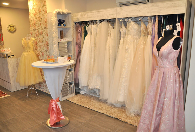 Откриха първия дизайнерски магазин AVORA в Хасково