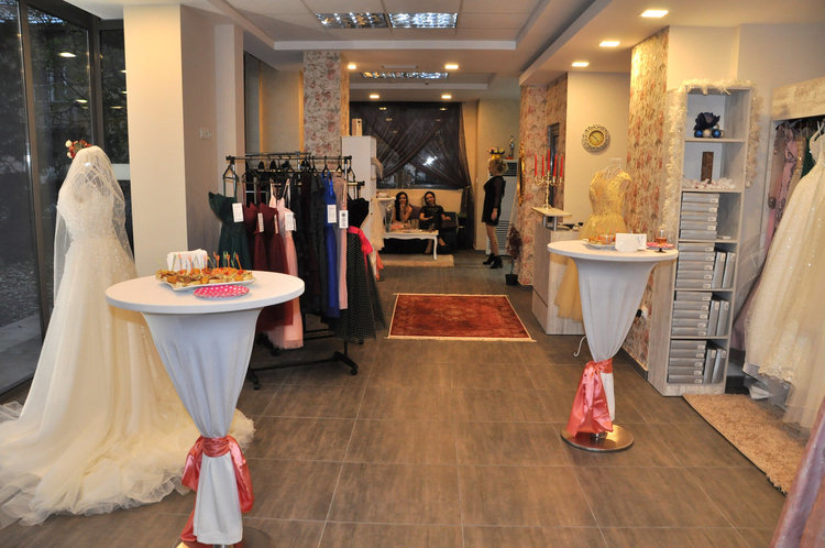 Откриха първия дизайнерски магазин AVORA в Хасково