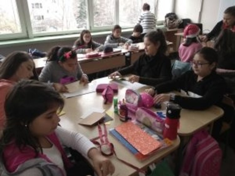 В “Св. Св. Кирил и Методий“ започнаха благотворителните инициативи за Коледа