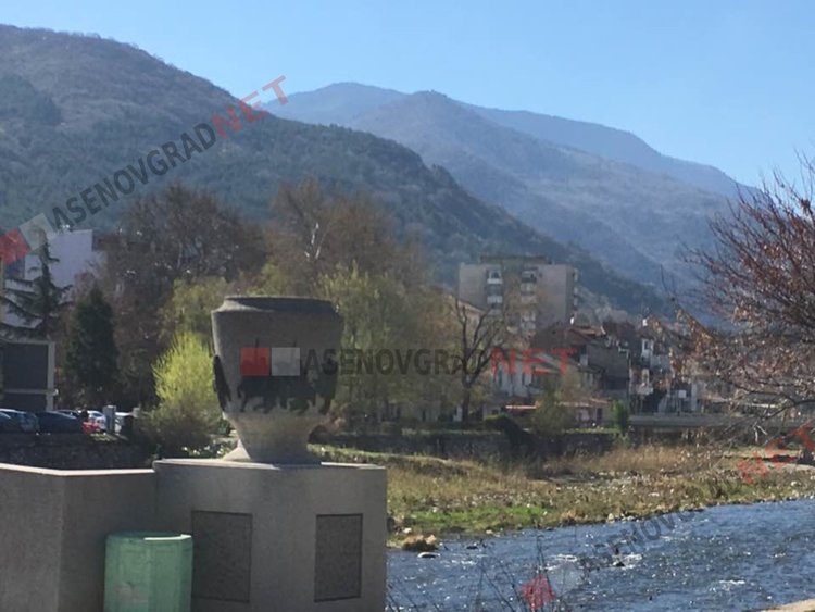 Облачен, мъглив и студен вторник 