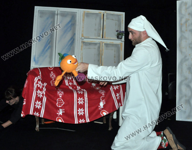 Играят премиерно „Усмивка за Коледа“, на 15 и 16 декември идва и Дядо Коледа