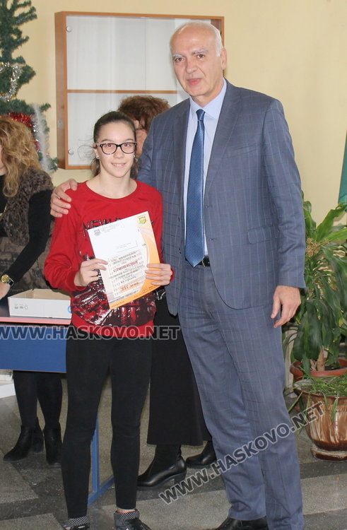 49 даровити Вазовци получиха стипендии на церемония в ПМГ