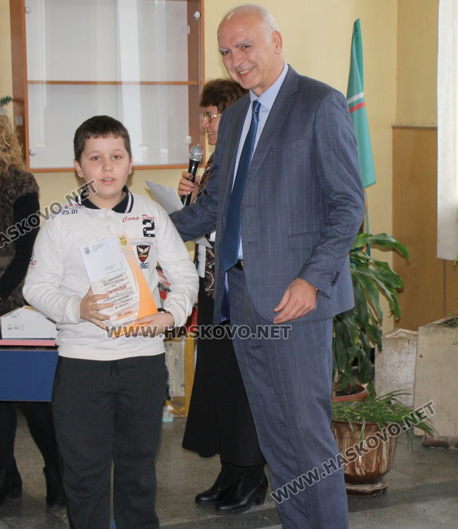 49 даровити Вазовци получиха стипендии на церемония в ПМГ