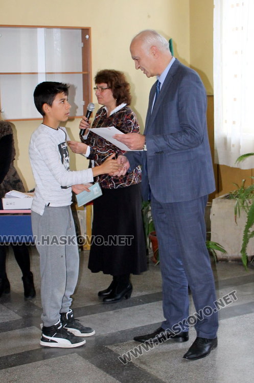 49 даровити Вазовци получиха стипендии на церемония в ПМГ