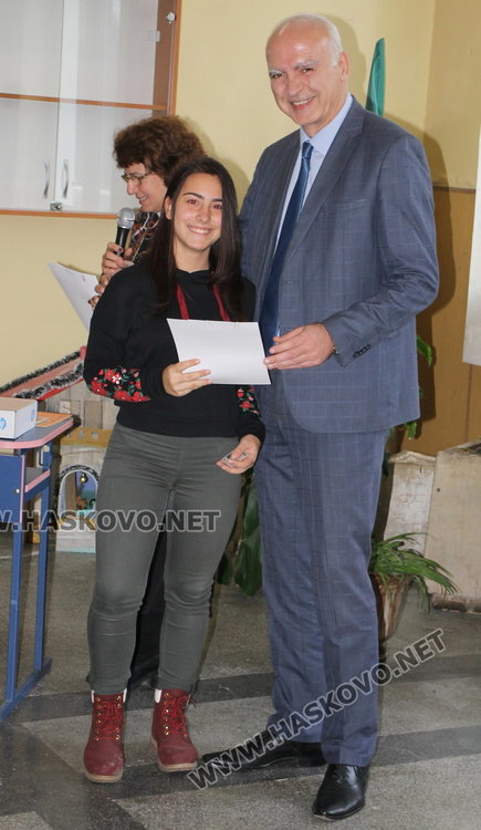 49 даровити Вазовци получиха стипендии на церемония в ПМГ