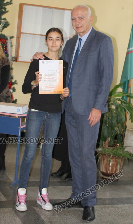 49 даровити Вазовци получиха стипендии на церемония в ПМГ