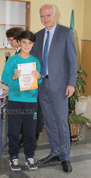 49 даровити Вазовци получиха стипендии на церемония в ПМГ