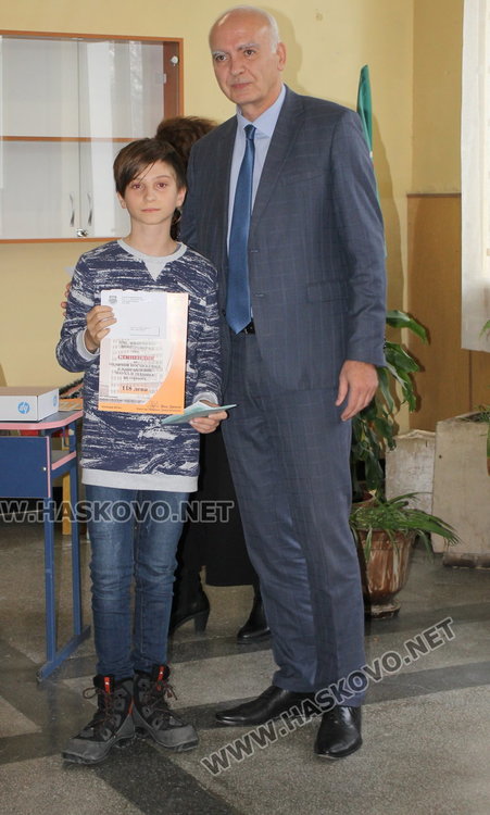 49 даровити Вазовци получиха стипендии на церемония в ПМГ