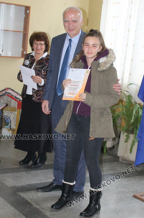 49 даровити Вазовци получиха стипендии на церемония в ПМГ